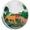 Táto špeciálna sada mincí oslavuje 25. výročie filmu Disney ™ „The Lion King“ ™, ktorý bol prvýkrát uvedený v roku 1994. Prvý set v novej sérii „The Lion King“ od novozélandskej mincovne obsahuje štyri mince s rôznymi motívmi. Každá minca vyrobená z jednej unce striebra 99,9% obsahuje oficiálne licencovaný obrázok Simby v kľúčovej scéne filmu. Dizajn taktiež obsahuje logo Disney ™ a nápis „THE LION KING 25. VÝROČIE“. Limitovaná strieborná sada je dodávaná v balení v štýle knihy rozprávok zdobenej mixom obrázkov z filmu.