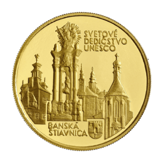 Svetové dedičstvo UNESCO Banská Štiavnica a technické pamiatky jej okolia 
Pamätná zlatá minca v hodnote 5 000 Sk 
Banská Štiavnica, najstaršie banské mesto na Slovensku, mala dominantné postavenie v Európe už začiatkom 13. storočia. Na listine vydanej už v roku 1275 sa zachovala najstaršia známa mestská pečať v stredovekom Uhorsku. Od 13. do 19. storočia bola jedným z najvýznamnejších stredísk ťažby zlata a striebra a súčasne najvýznamnejším centrom banskej vedy, techniky a školstva. V meste a jeho okolí bol v 18. storočí dobudovaný najdômyselnejší banský vodohospodársky systém na svete s progresívnou banskou, úpravníckou a vodočerpacou technikou. Svetový význam dosiahla zásluhou Banskej akadémie (1762-1919), ktorú tu zriadila panovníčka Mária Terézia ako prvú svojho druhu na svete. Pre jedinečné architektonické pamiatky ju roku 1950 vyhlásili za mestskú pamiatkovú rezerváciu. Banská Štiavnica a technické pamiatky jej okolia boli v decembri 1993 zapísané do Zoznamu svetového dedičstva UNESCO.