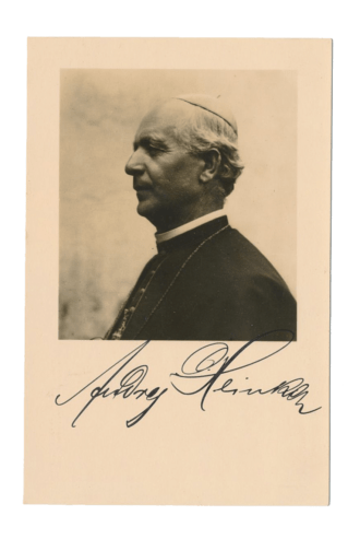 Hlinka Andrej (1864-1938)
Hlinka Andrej (1864-1938), kňaz, politik, "Otec národa" / vodca Slovákov, potrétová fotografia s vlastnoručným podpisom, nedatované,
