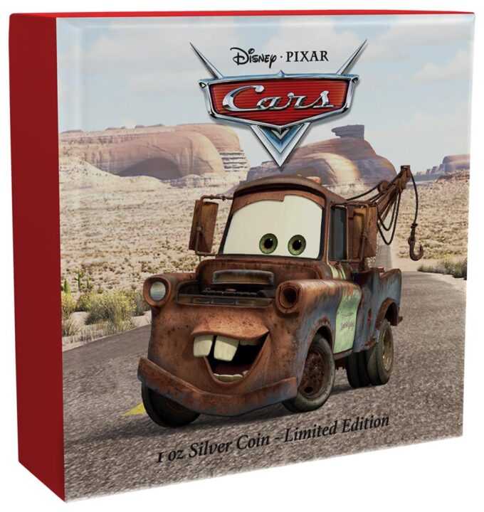 „Tow Mater“ je tretím vydaním série mincí „Autá“ spoločnosti Disney Pixar. Na striebornej minci 1 oz je farebný obrázok Matera, najzhrdzavenejšieho a najspoľahlivejšieho ťažného vozidla v chladičových kúpeľoch, s kúpeľmi na pozadí.