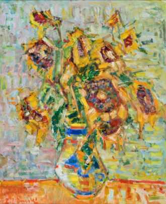 Dvorský Bohumír 1902 - 1976
Kytice, olej na doske, 80 x 65 cm
Bohumír Dvorský sa mal stať kníhviazačom, zlákalo ho však maľovanie. V roku 1924 začal navštevovať Vysokú školu výtvarných umení, ateliér krajinomaľby pod vedením Otakara Nejedlého. Počas štúdií veľa cestoval; okrem ciest do južných Čiech cestoval maľovať do Talianska, Francúzska a Korziky. Po skončení štúdií žil na Ostravsku a pred začiatkom 2. svetovej vojny sa presťahoval na Svatý Kopeček pri Olomouci, kde žil až do svojej smrti.
Počas pôsobenia na akadémii bol výrazne ovplyvnený krajinárom Júliusom Mařákom a počas ciest do Francúzska ho výrazne inšpiroval výber farebných tónov a štýl Cézanna. Počas pobytu na Ostravsku venoval pozornosť priemyselnej krajine a spoločenským témam. V dôsledku toho sa zmenili aj farebné schémy jeho obrazov. Po presťahovaní do Hanakie sa farebné tóny oteplili a prevládajúcimi námetmi jeho obrazov boli kytice a takzvané ‚Kráľovské jazdy v ľudovom kroji‘.
Bohumír Dvorský patrí k najvýznamnejším moravským krajinárom, ktorí svoju tvorbu často prezentovali na zahraničných výstavách. V roku 1940 sa zúčastnil na Bienále v Benátkach a v roku 1948 opäť v Riu de Janeiro a Helsinkách ao rok neskôr v Štokholme. V roku 1971 mu bol udelený titul národný umelec. Rodičovský dom Bohumíra Dvorského je na Kirilovej ulici 238 v Paskove.
 