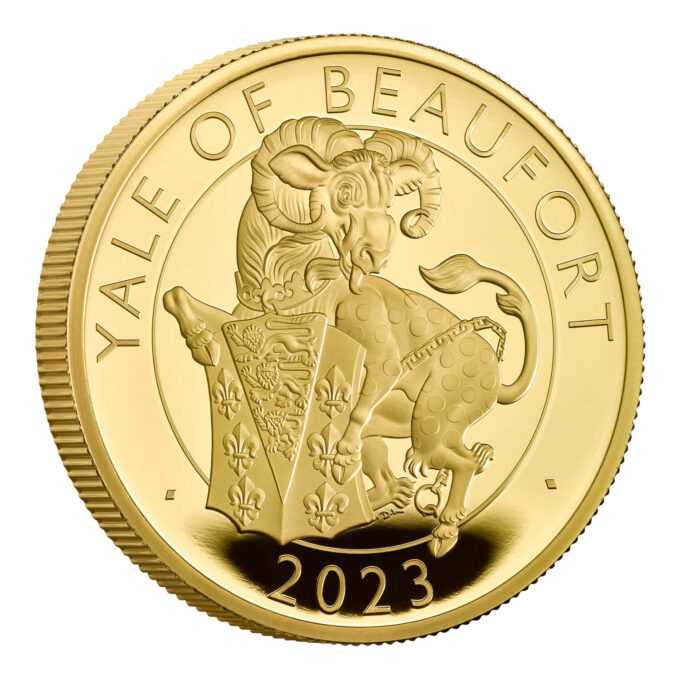 Investujte do novej kolekcie produktov z dielne Britskej mincove inšpirovanej kráľovskými Tudorovcami. 
Yale of Beaufort je jedným z desiatich heraldických stvorení, ktoré strážia priekopu pred palácom Hampton Court v podobe hrôzostrašných sôch. Stelesňujú silu dynastie Tudorovcov a symbolizujú predkov Henricha VIII. a jeho tretej manželky Jane Seymourovej. Tradícia mýtických zvierat reprezentujúcich hodnoty a črty kráľovstva sa začala stáročia skôr, keď sa na vlajkách a transparentoch na bojisku objavovali heraldické bytosti, aby zjednotili a nasmerovali armády ako aj vniesli strach do nepriateľa.
Reverz mince od Davida Lawrencea zobrazuje Yale of Beaufort z vodného mosta v Royal Beasts of Hampton Court Palace. Na líci mince tejto série je posledný krát portrét Jej veličenstva kráľovnej od Jody Clarkovej.