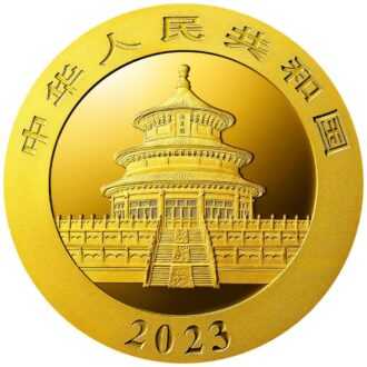 Čínska panda je nepochybne najpopulárnejšou a najlegendárnejšou zlatou mincou. Vďaka každoročne sa meniacim motívom sú čínske mince Panda veľmi populárne medzi investormi a zberateľmi.
Motívom mince roku 2023 sú dve malé pandy hrajúce sa na strome. Ide o dvojčatá malých pánd, ktoré sú zobrazené na motíve mincí roku 2022.
Na rube je každoročne identický obraz slávneho Nebeského chrámu v Pekingu. Národný symbol Číny je súčasťou svetového dedičstva UNESCO od roku 1998. Panda veľká, ktorá pochádza z Číny, je považovaná za symbol šťastia a všeobecne znamená harmóniu a trpezlivosť.
Zlaté mince Panda od Čínskej ľudovej banky sa dodávajú zapečatené v pôvodnej plastovej fólii.