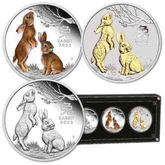 Nové vydanie austrálskej lunárnej série III mincovne v Perthe je venované roku zajaca. Zajac je štvrté zviera v kalendári čínskeho zverokruhu. Štvrté číslo mince 12-ročnej série Lunar III predstavuje striehnuceho zajaca so vztýčenými ušami vedľa iného zajaca, ktorý sa naťahuje po rozkvitnutej vetvičke. Dizajn tiež obsahuje čínsky znak pre „Zajac“, nápis „RABBIT 2023“ a tradičnú značku mincovne „P“. Na rube je zobrazený portrét kráľovnej Alžbety II., ako aj nominálna hodnota a rýdzosť.
Za talentovaných a ambicióznych sa považujú tí, ktorí sa narodili v znamení zajaca v rokoch 2023, 2011, 1999, 1987, 1975, 1963 a v každom 12. roku predtým. Zajac je všade obľúbený a dobrý spoločník, ktorý sa vyznačuje najmä trpezlivosťou a dobrou povahou. Zajace sú známe svojim zmyslom pre umenie a často robia správne rozhodnutia na základe svojich inštinktov. Napriek svojej obľúbenosti sa vyhýbajú zmenám a sú často neistí a skôr pesimistickí.
Limitovaná strieborná farebná minca je dodávaná v originálnej krabičke vrátane očíslovaného certifikátu pravosti.
Tieto mince „Rok zajaca 2023“ sú vyrazené z 1 unce 99,99% rýdzeho striebra. 
Limitovaná sada troch mincí je dodávaná v originálnej škatuľke od mincovne Perth vrátane očíslovaného certifikátu pravosti.
 