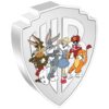 Pri príležitosti 100. výročia Warner Brothers vydáva novozélandská mincovňa novú sériu „Looney Tunes™ Mashups“. Oficiálne licencovaná minca vyrazená z 2 uncí 99,9 % rýdzeho striebra v kvalite proof je prvou emisiou v novej sérii. Tvar mince má pripomínať oficiálne logo Warner Brothers. Na farebnom motíve sú Looney Tunes™ oblečené ako postavy z filmovej klasiky z roku 1939 „The Wizard of Oz“ so svetoznámou skratkou „WB“ pre Warner Brothers v pozadí. Na zadnej strane je vyobrazená verejná pečať Niue, ako aj logo výročia, nominálna hodnota, rok vydania, hmotnosť, rýdzosť a oficiálne autorské práva.
 
Spoločnosť Warner Bros Entertainment Inc, predtým známa ako Warner Brothers alebo Warner Bros., bola od svojho založenia v Hollywoode 4. apríla 1923 jednou z najznámejších amerických filmových a televíznych spoločností na svete. S Al Jolsonom ako „Jazzovým spevákom“ uviedla spoločnosť na obrazovky prvý zvukový film a svoj podnikateľský úspech spečatila ikonickými animovanými filmami Looney Tunes™. Nasledovalo nespočetné množstvo klasických filmov, ako Robin Hood, Casablanca, ako aj Nekonečný príbeh z roku 1984. Medzi novšie úspešné produkcie patria filmové série ako Harry Potter™, Matrix™ a Smrtonosná zbraň™. Limitovaný náklad len 1 923 kusov odkazuje na rok založenia Warner Brothers. Strieborná minca Looney Tunes™ Mashups – Čarodejník z krajiny Oz sa dodáva v originálnej krabičke vrátane očíslovaného certifikátu pravosti.