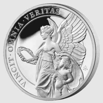 Strieborná minca z roku 2021 „Truth“ 1oz
Predstavujeme druhú mincu z novej série 6 ks mincí.
Druhá minca v tejto veľkolepej sérii zobrazuje Pravdu. Základný princíp, dôležitosť úprimnosti a pravdivého správania ako základnej cnosti, možno priamo pripísať samotnej kráľovnej Viktórii. V modernej dobe je o kráľovnej Alžbete II známe, že má presvedčivý zmysel pre seba ako duchovnú bytosť, ktorá hľadá a hľadá pravdu.
Alegorická prezentácia šiestich cností kráľovnej bola prvýkrát predstavená na Viktóriinom pamätníku, ktorý sa nachádza pred Buckinghamským palácom. Okrídlený anjel víťazstva, navrhnutý po smrti kráľovnej Viktórie v roku 1901, je zobrazený na samom vrchu pamätníka a pri jej nohách sa krčia alegorické postavy Odvahy a Stálosti. Odvaha nosí prilbu a palicu, zatiaľ čo Constancy drží lodný kompas a obe majú plášte vejúce vo vánku. Pod nimi stoja personifikácie spravodlivosti, pravdy a lásky.
VINCIT OMNIA VERITAS - Pravda víťazí nad všetkým
Každý klasický alegorický dizajn zahŕňa stelesnenie kráľovnej Viktórie a kráľovnej Alžbety II. Tieto cnosti sú široko uznávané ako princípy založené kráľovnou Viktóriou vo viktoriánskom veku a dodnes ich presadzuje kráľovná Alžbeta II., a tak dnes zostávajú základnými cnosťami britského národa.
- Víťazstvo- Pravda- Dobročinnosť- Spravodlivosť- Odvaha- Stálosť