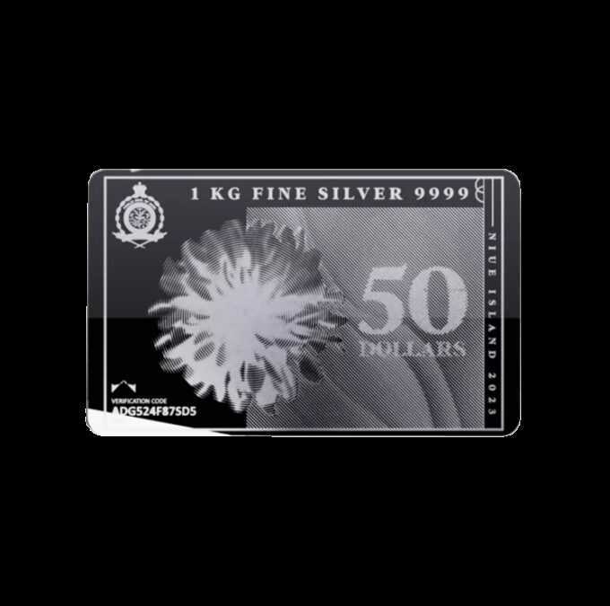 SilverNote 2023 Coinbar | 1Kg striebra 9999
Toto spojenie bankovky, mince a tehličky má moderný dizajn a je vyrobené laserovým gravírovaním. Tehlička je vydaná s nominálnou hodnotou a jedinečným sériovým číslom pre každú tehličku.