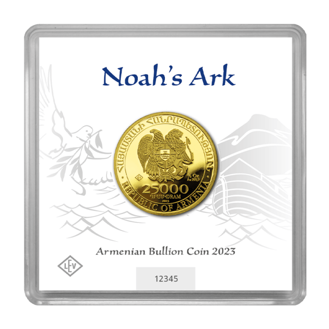 Zlaté a strieborné mince s názvom Noemova archa vydáva Centrálna banka Arménskej republiky.
Ako zákonné platidlo v Arménsku výroba podlieha prísnym požiadavkám centrálnej banky: rýdzosť drahého kovu, hmotnosť a kvalita razby mincí sú testované štátom a je za ne ručené. Zlatá investičná minca je vyrobená z rýdzeho zlata (999,9 / 1000). Na rozdiel od bežných zlatých mincí je investičná minca Noah´s Ark Gold s prekrásnym certifikátom pravosti vrátane postupného číslovania zabalená v bezpečnostnej kapsule, ktorú je možné otvoriť iba zničením. Celkový vzhľad mince a jej obalu vyniká medzi ostatnými investičnými mincami vďaka vysokokvalitnému dokončeniu papiera a jedinečnému dizajnu. Averz tejto exkluzívnej edície mincí zobrazuje erb Arménskej republiky. Nasleduje nominálna hodnota v arménskom drame, rýdza hmotnosť, čistota, ako aj rok vydania a symbol mincovne. Motív na zadnej strane mince obsahuje názov lode „Noemova archa“ vyrazený v strede v arménčine a angličtine. V pozadí vychádzajúce slnko stojí za horskou siluetou impozantným pohorím Ararat. Investičné a zberateľské mince Noemovej archy sa vyrábajú v jednej z najmodernejších súkromných mincovní v Nemecku. Všetky suroviny použité pri výrobe týchto zlatých a strieborných mincí pochádzajú výlučne od výrobcov, ktorí sú certifikovaní a schválení podľa noriem London Bullion Market Association (LBMA). Každá minca je vyrobená komplexným procesom od granulátu po hotový výrobok spoločnosťou Leipziger Edelmetallverarbeitung GmbH a podlieha prísnej kontrole kvality.
Limitovaná razba!
