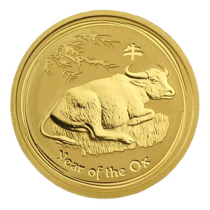 Vydanie austrálskej lunárnej série II Perth Mint je venované Roku vola.
Vôl je po myši druhým zvieraťom v čínskom kalendári zverokruhu. Druhé vydanie 12-ročnej série Lunar III obsahuje obraz ležiaceho Vola na tráve. V dizajne sú tiež zahrnuté čínske znaky, nápis „OX 2009“.
Voly majú obrovské množstvo pracovnej sily a sú najstaršími zdokumentovanými ťažnými zvieratami, ktoré sa používajú v poľnohospodárstve a iných oblastiach. Tí, ktorí sa narodili v znamení čínskeho vola, sú považovaní za priateľských, inteligentných, čestných a spoľahlivých. Vyznačujú sa vysokou pracovnou morálkou, logickým myslením a vyrovnanosťou. Na zadnej strane je portrét kráľovnej Alžbety II., nominálna hodnota a rýdzosť mince.
Zlatá minca je dodávaná v kapsule.