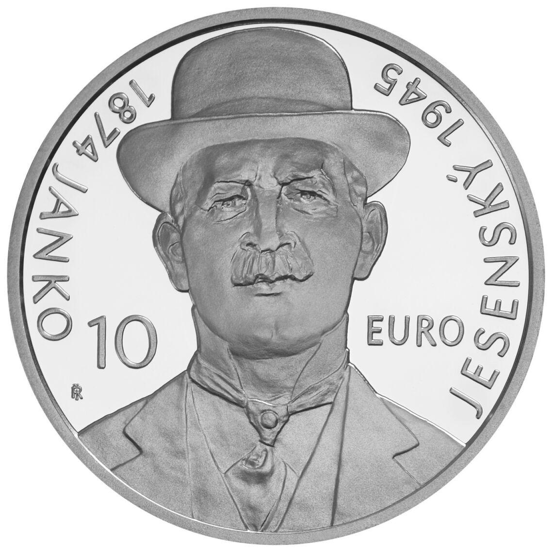 150. výročie narodenia Janka Jesenského
Strieborná zberateľská eurominca v nominálnej hodnote 10 eur
Janko Jesenský (30. 12. 1874 – 27. 12. 1945) bol všestrannou literárnou a spoločensky angažovanou osobnosťou a výraznou postavou slovenskej literárnej moderny. Patril k „stratenej generácii“, ktorá prežila hrôzy vojny na vlastnej koži. Na ruskom fronte sa zapojil do československého odboja. V novom Československom štáte pôsobil v štátnej správe ako župan. V roku 1929 sa stal viceprezidentom Krajinského úradu v Bratislave. Jesenský ako básnik hľadal vlastný výraz. Inšpiroval sa Byronom, Heinem, Petőfim, Puškinom, Lermontovom či Sládkovičom. Vo výberoch z „publicistickej poézie“ vtipne a ironicky komentuje tak medzivojnový život ako aj život v období druhej svetovej vojny. V novelách využíva groteskný spôsob literárnej škandalizácie. Vrcholom Jesenského umeleckej prózy je dvojzväzkový román Demokrati, bravúrna umelecká mozaika takmer všetkých stránok prvorepublikového života.