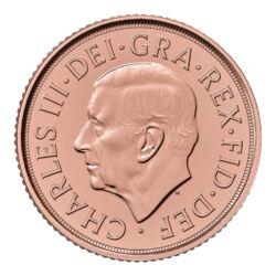 Britský "Panovník" v blistrovom balení.
The Royal Mint vyrazila novú sériu svojich prestížnych zlatých mincí Sovereign, ročník 2024.
The Sovereign, známy ako „hlavná minca sveta“, je vyrazený z 22 karátového zlata, ktorého presnosť je ručená na päť desatinných miest, čo z nej robí najprísnejšie špecifikovanú mincu na svete. Každá minca prešla prísnym procesom, aby sa zaistilo, že spĺňajú prísne normy The Royal Mint, aby investori mohli zbierať kvalitu s istotou.
Líc mince zdobí korunovaný portrét Jeho Veličenstva kráľa Karola III. Zadná strana predstavuje návrat ku klasickému dizajnu Benedetta Pistrucciho – svätého Juraja a draka, ktorý je synonymom pre mincu s názvom "sovereign - panovník".
 
Kľúčové body:
-          Vyrazené z 22 karátového zlata
-