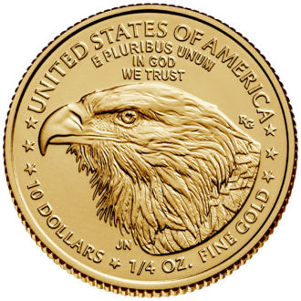 Minca American Eagle 2024 je razená americkou mincovňou z 1/4 unce zlata v UNC kvalite.
Na motíve je Lady Liberty kráčajúca sebavedomo proti slnečným lúčom. V pravej ruke drží pochodeň a v ľavej olivovú ratolesť, ktorá symbolizuje mier. Na rube je vyobrazený americký orol bielohlavý.
Nový dizajn vytvorila Jennie Norris a zobrazuje pôsobivý detailný portrét orla, ktorý je obklopený nápismi "SPOJENÉ ŠTÁTY AMERICKÉ" a "1/4 OZ. FINE GOLD - 10 DOLLARS".
Populárna minca American Gold Eagle s novým dizajnom je dodávaná voľne – bez obalu.
