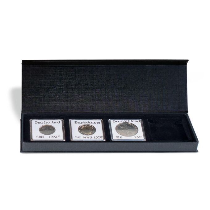 631092-airbox-coin-case-with-stand-up-function-for-4-quadrum-capsules-black-jpg Ukážte mi svoje mince, ukážte mi svoj poklad – so štýlovou mincovou etue AIRBOX v rôznych veľkostiach!