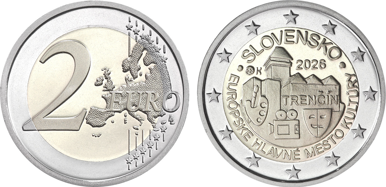 Na národnej strane pamätnej euromince je štylizovaná silueta Trenčianskeho hradu doplnená o schematické symboly umeleckých a kultúrnych prvkov – paletu so štetcom, filmovú kameru a divadelné masky, ktoré zdôrazňujú motív pamätnej euromince.&nbsp; Do kompozície je vsadený názov mesta „TRENČÍN“ a letopočet „2026“. Vľavo od kompozície je značka Mincovne Kremnica, štátny podnik, ktorú tvorí skratka „MK“ umiestnená medzi dvoma razidlami a&nbsp; vedľa nej je štylizovaná iniciálka mena autorky výtvarného návrhu BcA. Kláry Fojtů „K“. V spodnej časti je v opise nápis „EURÓPSKE HLAVNÉ MESTO KULTÚRY“, ktorý je grafickými značkami oddelený od názvu štátu „SLOVENSKO“, ktorý je v opise v hornej časti. Vo vonkajšom prstenci pamätnej euromince je vyobrazených dvanásť hviezd vlajky Európskej únie.