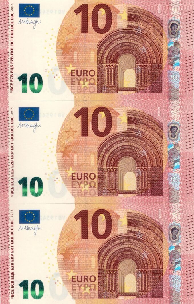 3 x 10 EURO, 2014, Séria "V", Španielsko, Tlačová doska: V010D4, Sériové čísla: VB1954291537+VB1954291546+VB1954291555, Podpis: Mario Draghi, Stav: UNC, POSTUPKA !